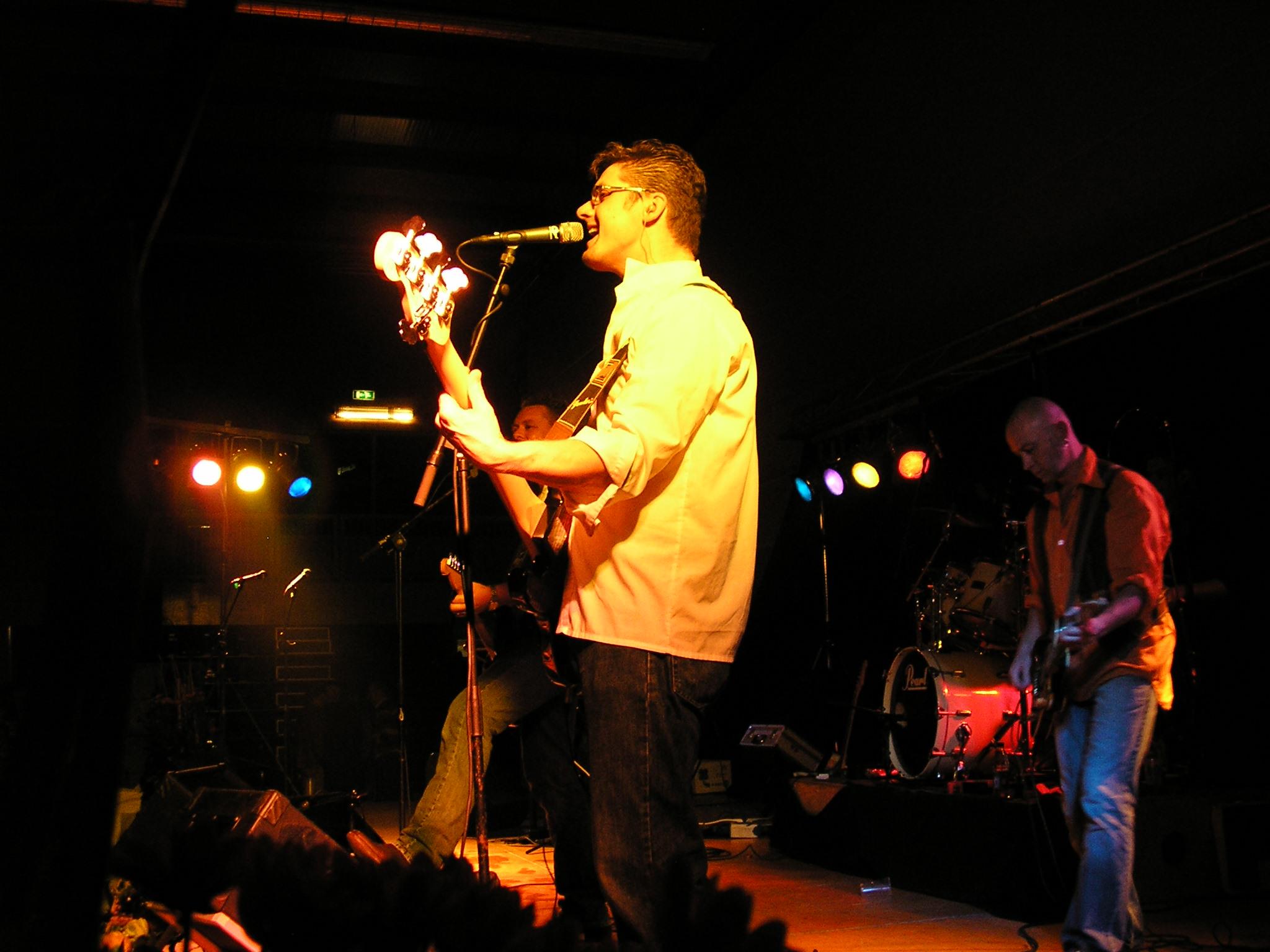 2006-nov-5-sporthal-t-zand-downndirty.jpg
