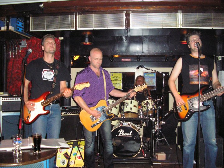 2010-jun-13-swincafe-t-noord-downndirty-1.jpg