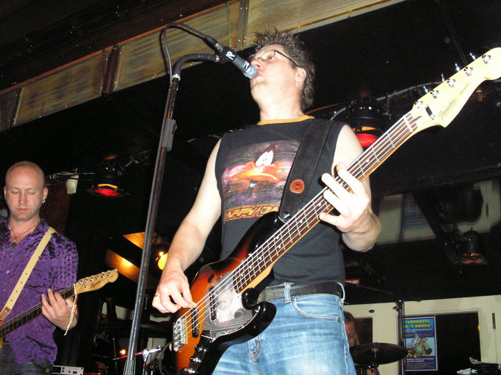 2010-jun-13-swincafe-t-noord-downndirty-3.jpg